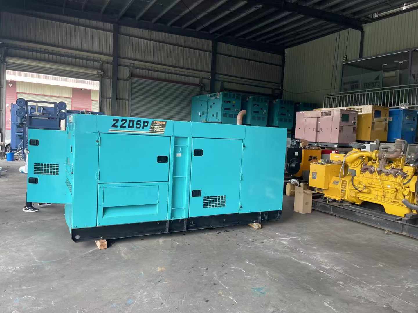 兴宁800kW 柴油发电机的输出电流波动范围是多少？